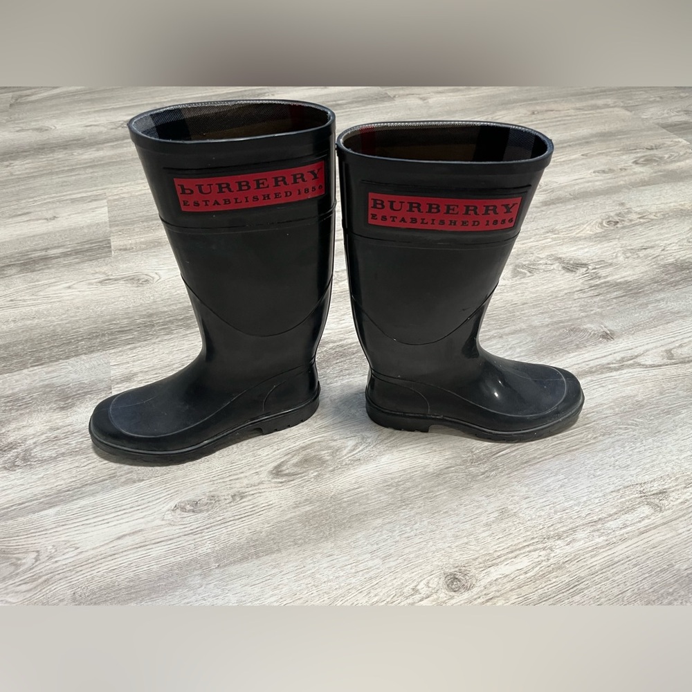 Burberry Women’s Black Rain Boots – Size 36/37 - Picture 2 of 6